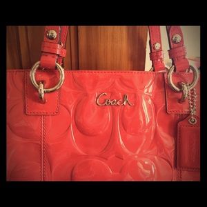 ❌SOLD❌ COACH purse. Coral. Like new condition.